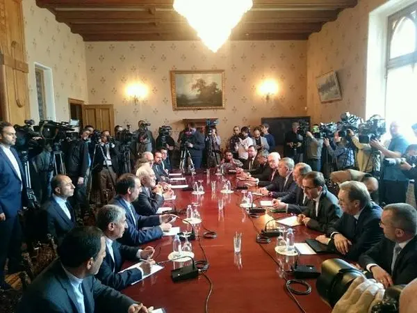 
ظریف و لاوروف دیدار کردند
