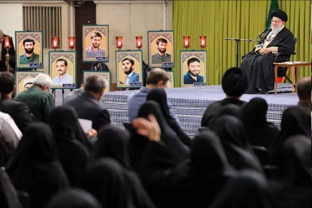 رهبر انقلاب: «تکبیر گفتن روی پشت‌بام» ابتکار تهرانی‌ها بود

