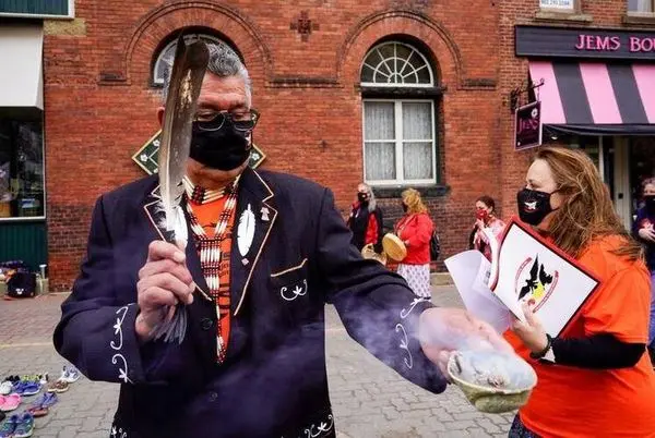 مرضیه هاشمی «پروندههای پنهان» نسلکشی بومیان آمریکا را ورق میزند