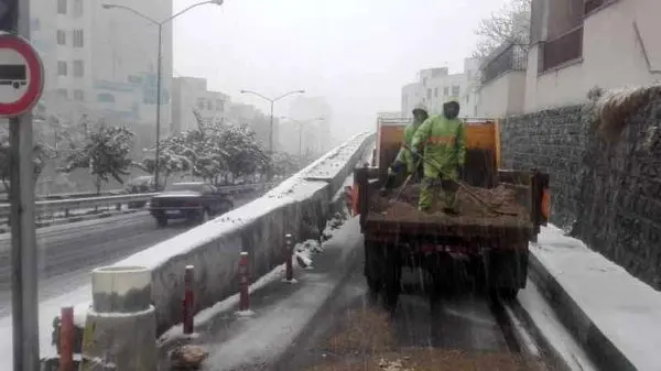 تردد روان در معابر و بزرگراه های منطقه 3