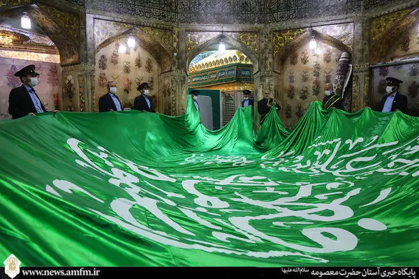 پرچم متبرک «فاطمه معصومه(س)» در آمل به اهتزاز درمیآید
