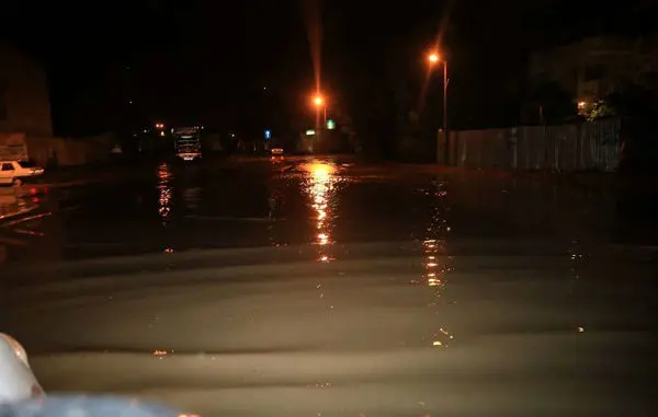 خیابان‌های بندرعباس زیر آب + عکس