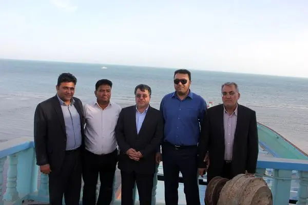 بزرگترین شناور چوبی تجاری ایران به آب انداخته شد.