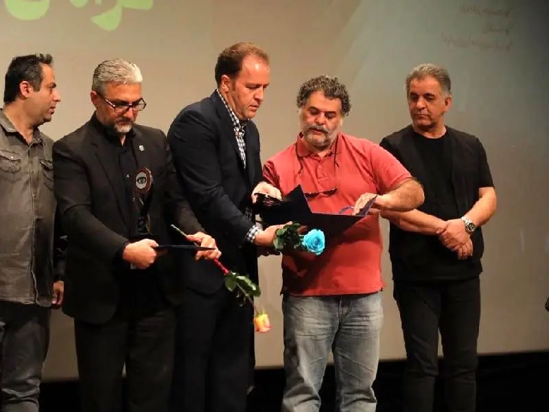 اعطای لوح تندیس از" انجمن نابینایان ایران" به بانک مسکن
