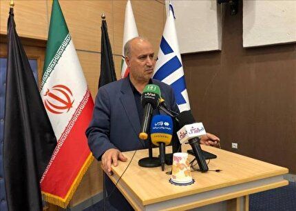 هیچکس حق ندارد به داور در وسط زمین اعتراض کند