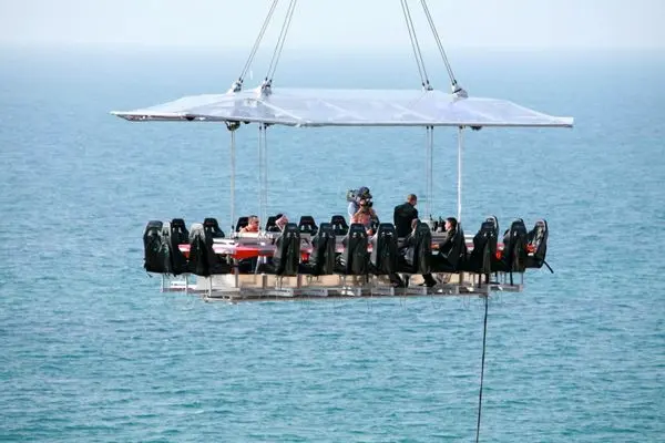 رستورانی در آسمان دبی + عکس