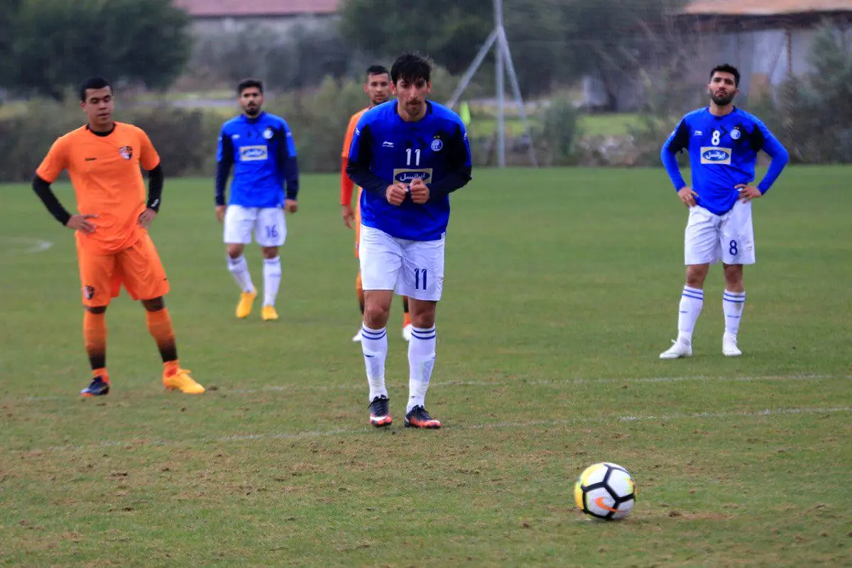 طلب ذوب آهن از استقلال چه قدر است؟