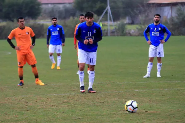 طلب ذوب آهن از استقلال چه قدر است؟