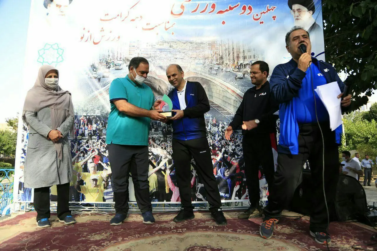 آغاز به کار دوشنبه های ورزشی منطقه 10 با رعایت پروتکل ها