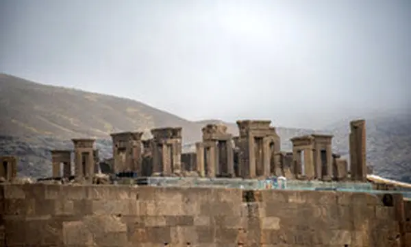  محدوده تخت جمشید همچنان دست‌نخورده است