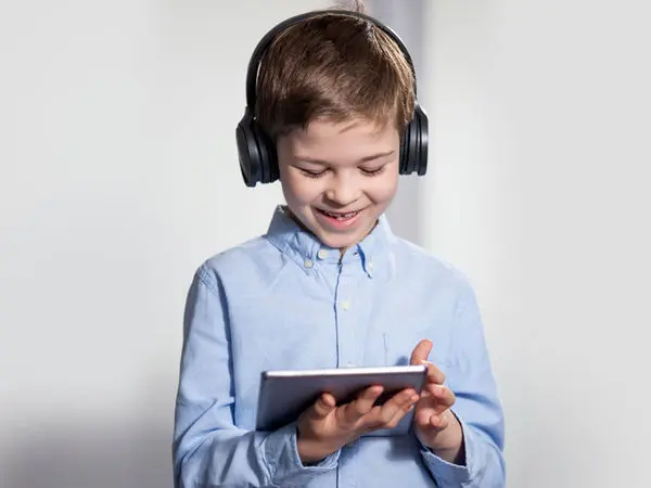 طرح شاتل موبایل برای ایمنسازی اینترنت دانش آموزان فعال شد