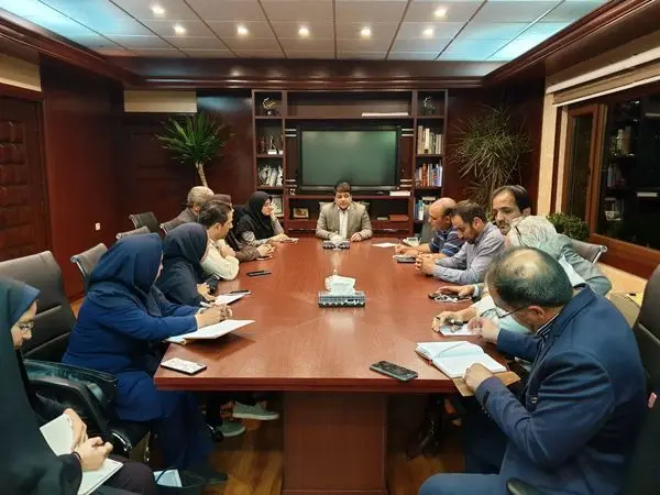 درخت وقتی برای مالک مانع سود شود مورد بی مهری قرار می گیرد