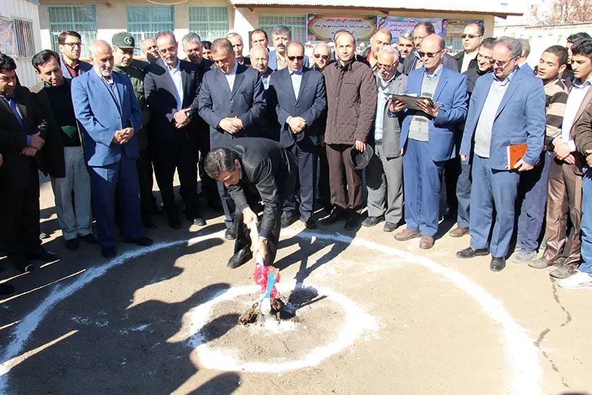 کلنگ زنی دو مدرسه با مشارکت بانک ملی در آذربایجان شرقی