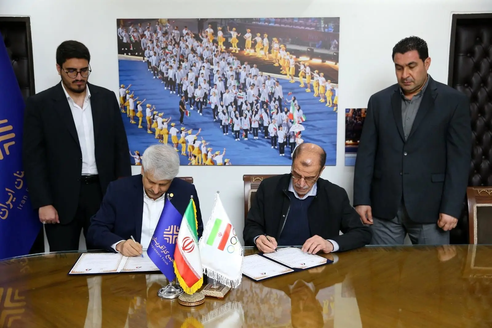 تفاهمنامه همکاری در راستای حمایت از جامعه ورزش کشور امضا شد