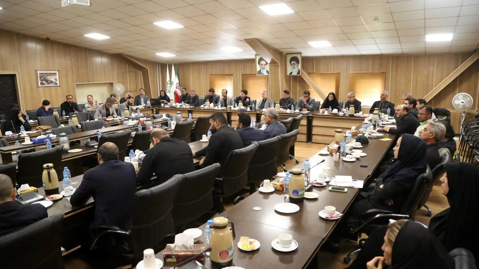 برگزاری نشست ستاد بازآفرینی منطقه ۱۵ با محوریت بررسی موضوعات و چالش های محدوده ناکارآمد

