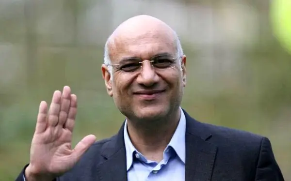 اهدای جام به پرسپولیس بی تدبیری سازمان لیگ بود