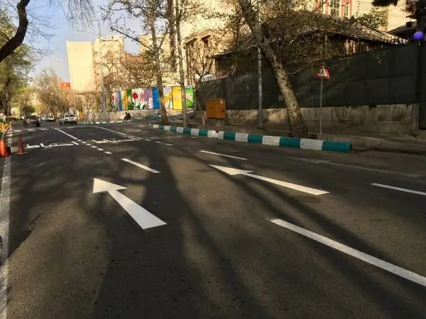 ایمن سازی معابر منطقه یک با اجرای 100 کیلومتر خط کشی ترافیکی