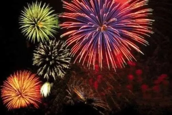 آسمان منطقه ۱۶ نور افشانی می شود