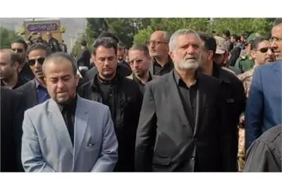 حضور مرتضوی در میان عزاداران مراسم تشییع رییس جمهور و دو تن از همراهانشان در بیرجند