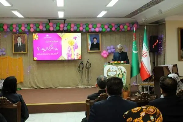 در فرهنگ ایرانی دختران و زنان از جایگاه بالایی برخوردارند

