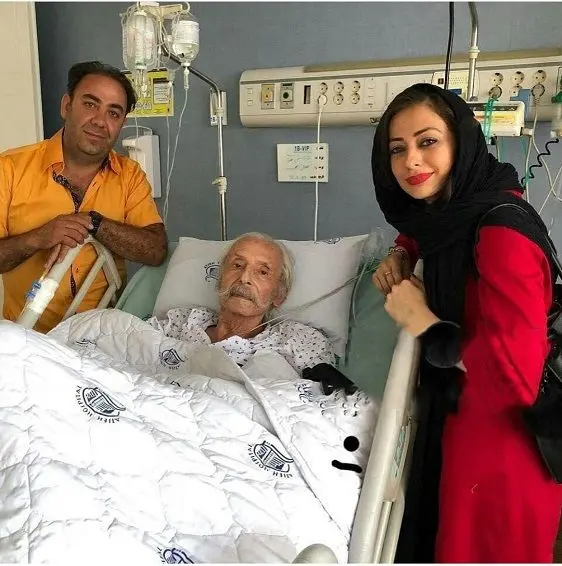 نفیسه روشن بر بالین جمشید مشایخی+عکس