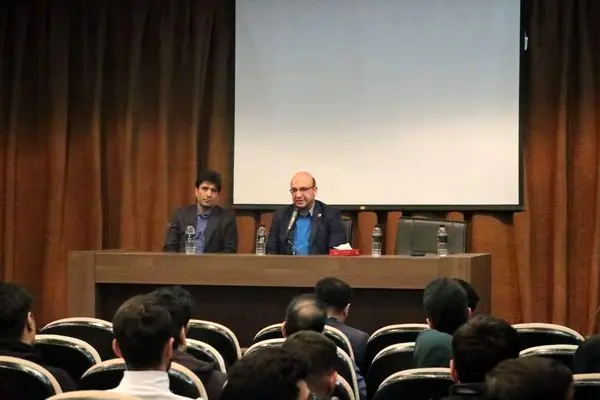 حضور علی‌نژاد در جمع دانشجویان علوم ورزش و تندرستی دانشگاه شهید بهشتی