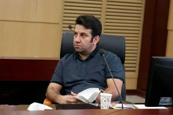 کسی صدای غرفه سازان را میشنود؟