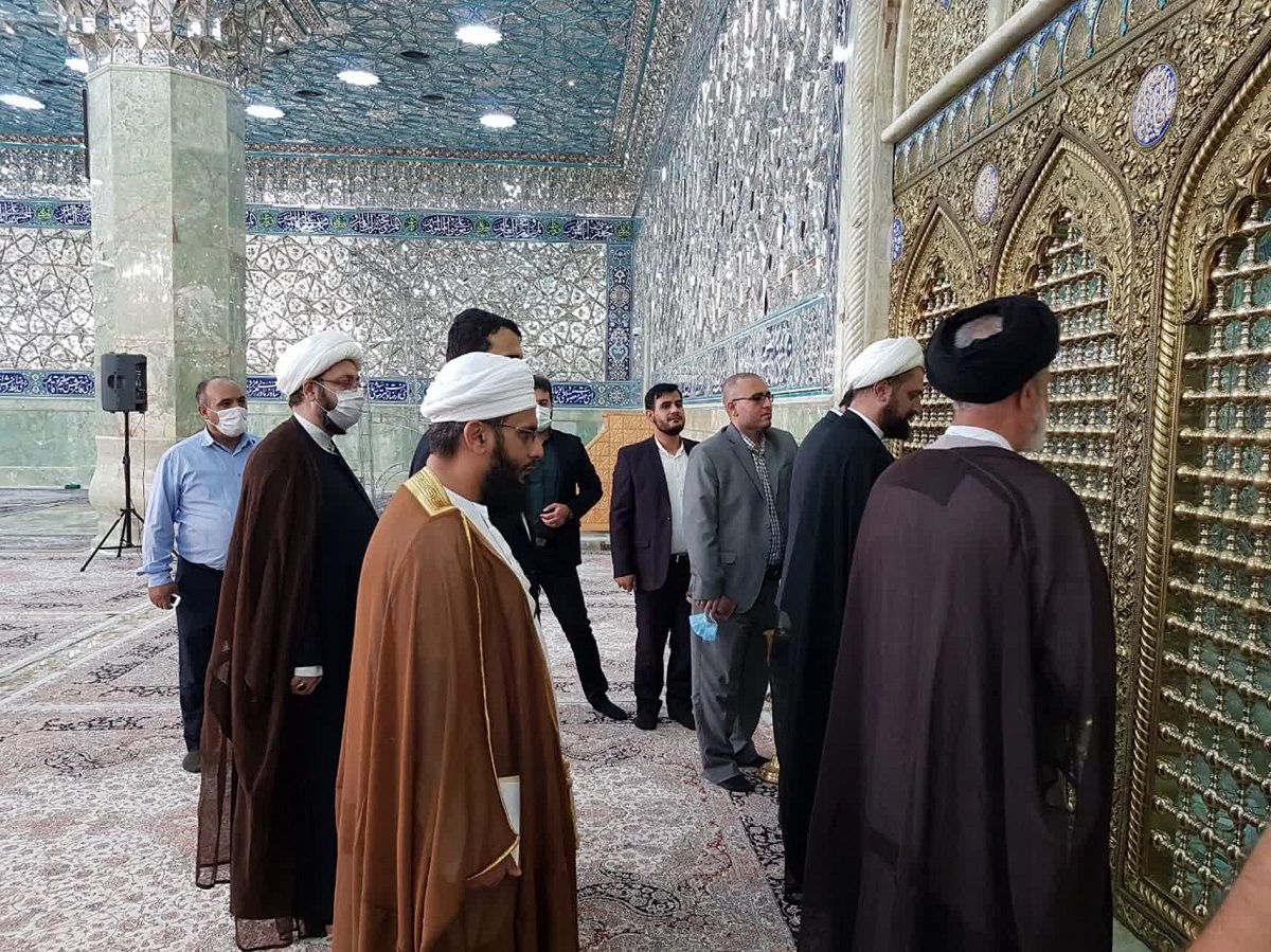 حضور مهمانان کنفرانس وحدت در حرم حضرت معصومه(س)

