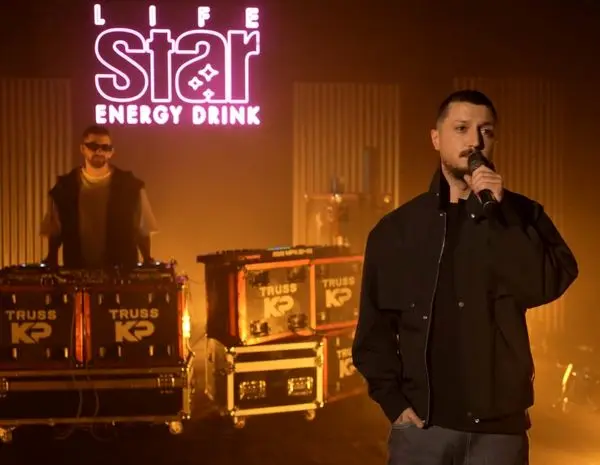 محمدرضا شایع با حمایت لایف استار کنسرت آنلاین برگزار کرد