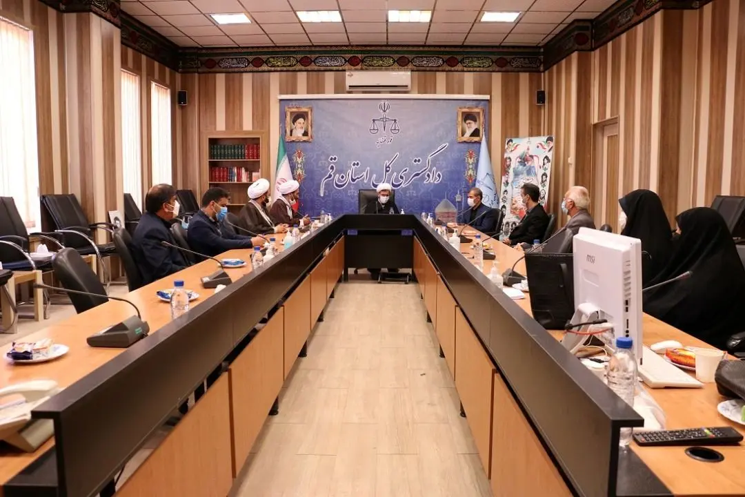 تجلیل از خانواده شهدای دادگستری استان قم

