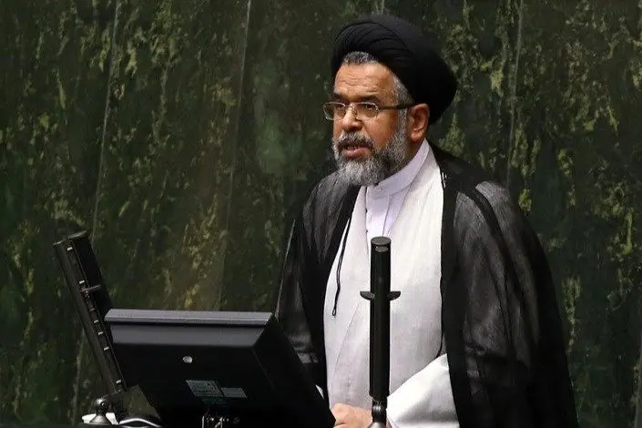 اعطای 2500 گرین کارت به مقامات کذب است