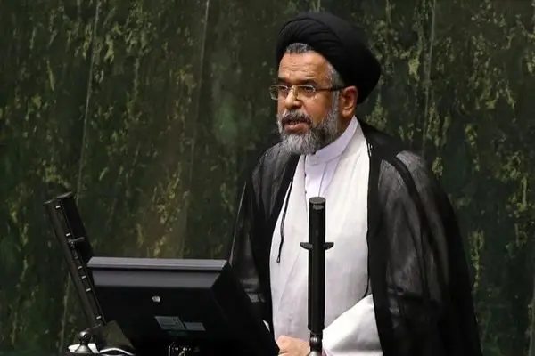 اعطای 2500 گرین کارت به مقامات کذب است