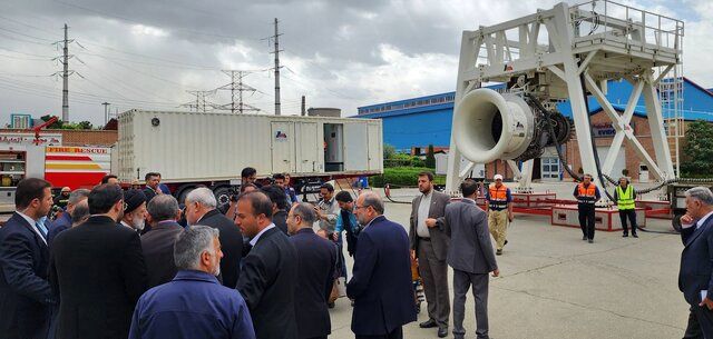 آزمایش موفق موتور کاملاً ایرانی هواپیما با حضور رئیسی

