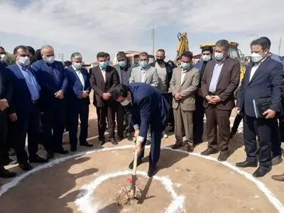 کلنگ احداث دو مدرسه و یک سالن ورزشی به زمین زده شد
