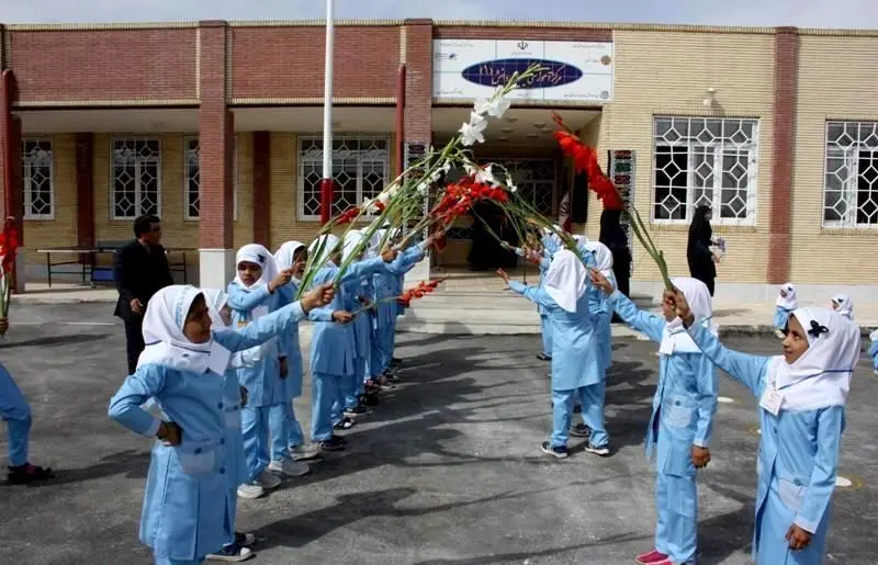 به ازای هرشعبه بانک گردشگری، یک مدرسه می سازیم

