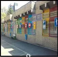 مشارکت کودکان منطقه 3 در نصب علائم ترافیکی