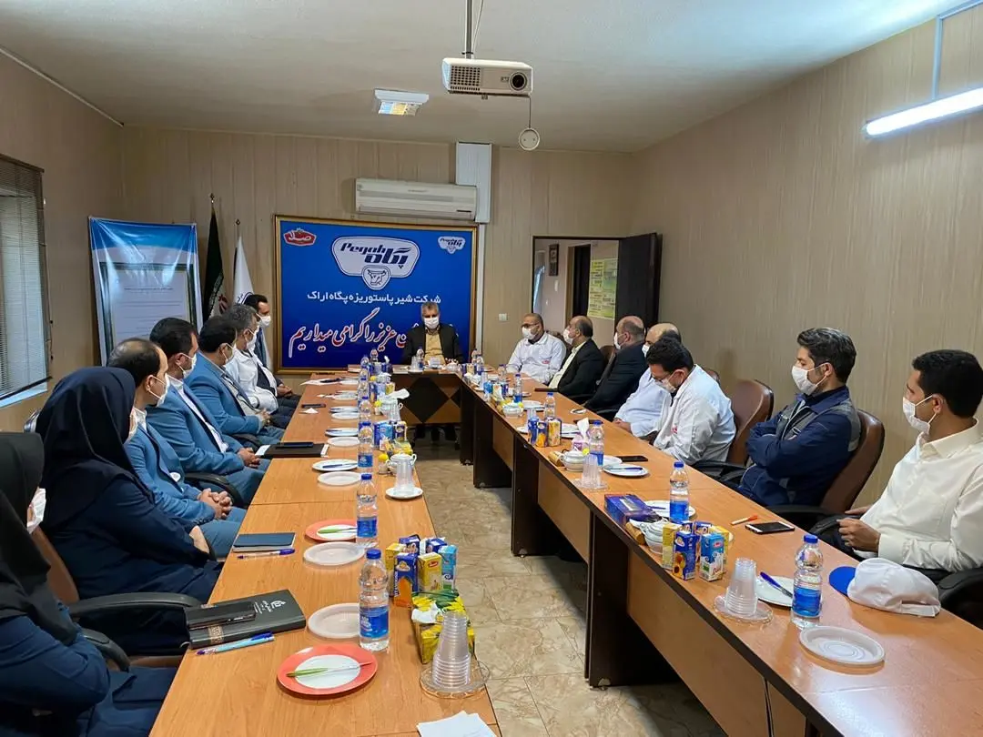 دیدار و گفت‌وگو با مدیران و کارگران پگاه اراک