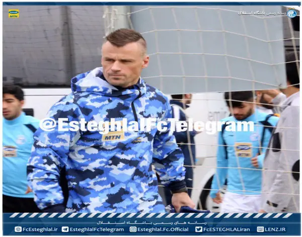 معرفی فورکل به بازیکنان استقلال