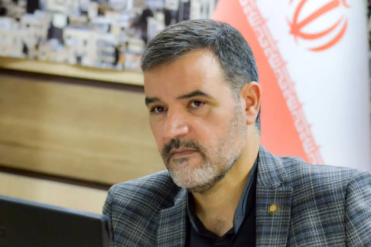 آبیاری فضای سبز شهری در شمال تهران مکانیزه می شود

