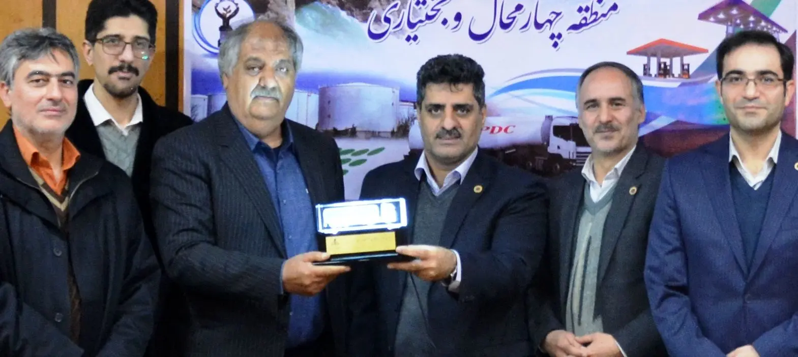 تجلیل از فعالان صنعت نفت در چهارمحال و بختیاری