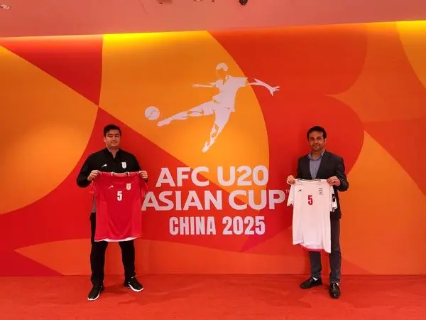 تیم ملی جوانان با پیراهن سفید و قرمز در جام ملتهای آسیا