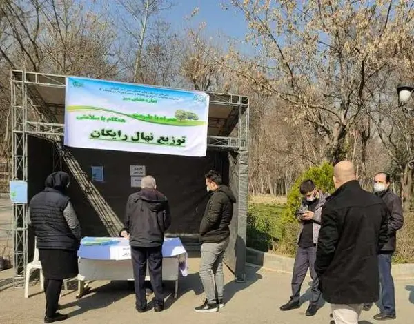 توزیع  10هزار اصله نهال رایگان در  منطقه 3