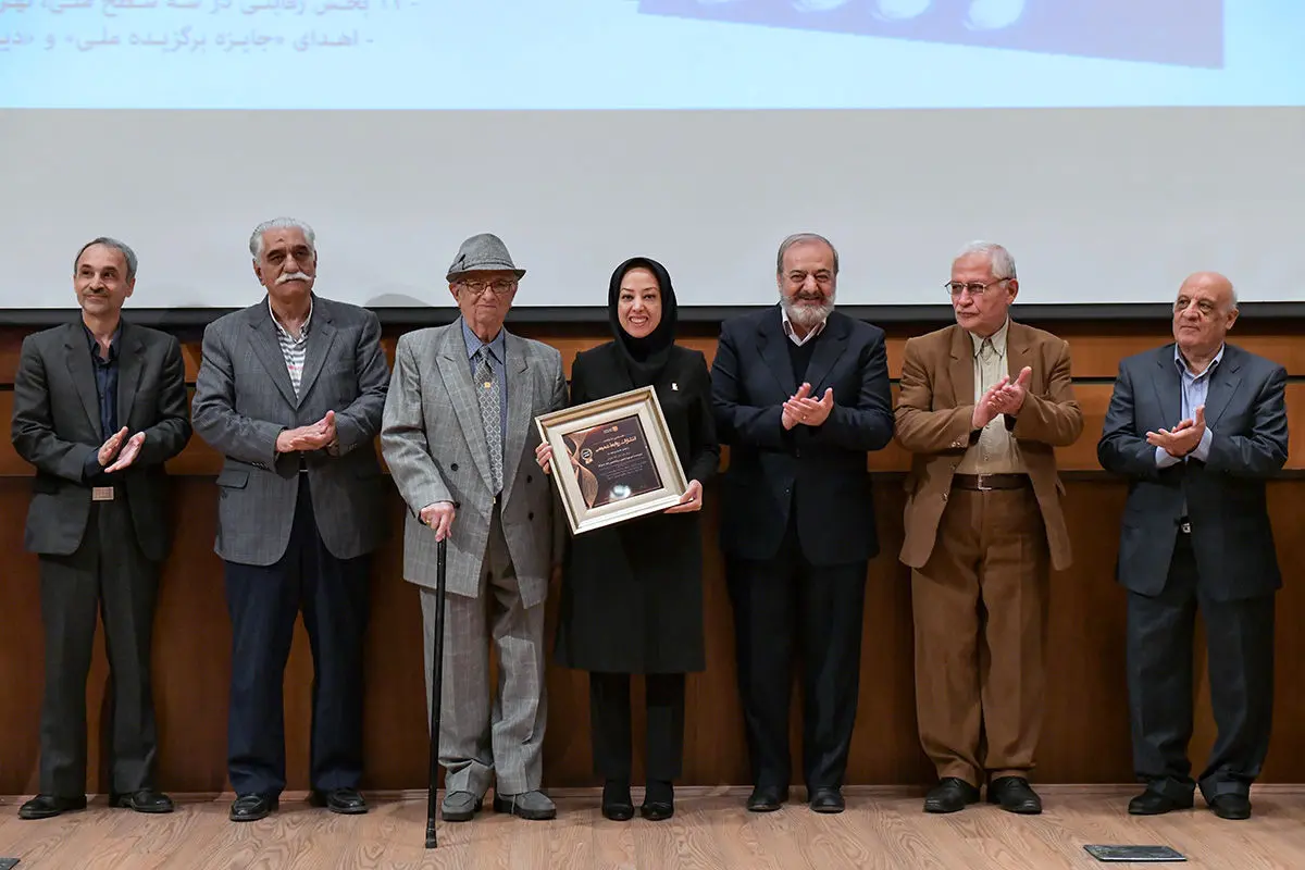 روابط‌عمومی بانک پاسارگاد جوایز هفدهمین جشنواره ملی انتشارات روابط‌عمومی را دِرو کرد

