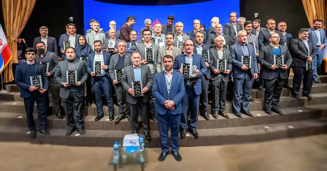 تندیس بلورین جایزه ملی تعالی سازمانی به پتروشیمی نوری رسید

