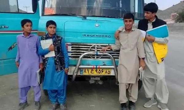 کمکی که هلدینگ خلیج‌فارس به دانش‌آموزان روستایی در سیستان و بلوچستان رساند
