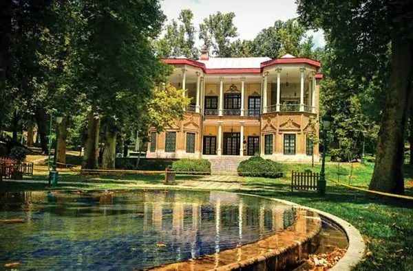 تاریخچه تمبر و جاذبههای کاخ نیاوران