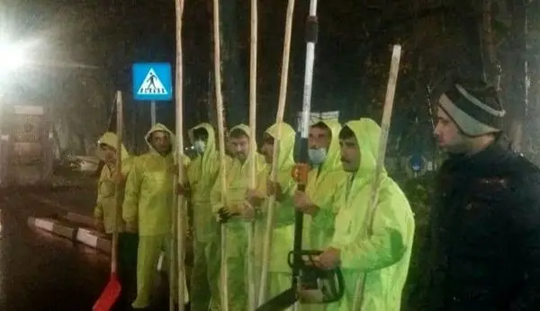 اجرای عملیات برف روبی در نواحی دهگانه شمال تهران 

