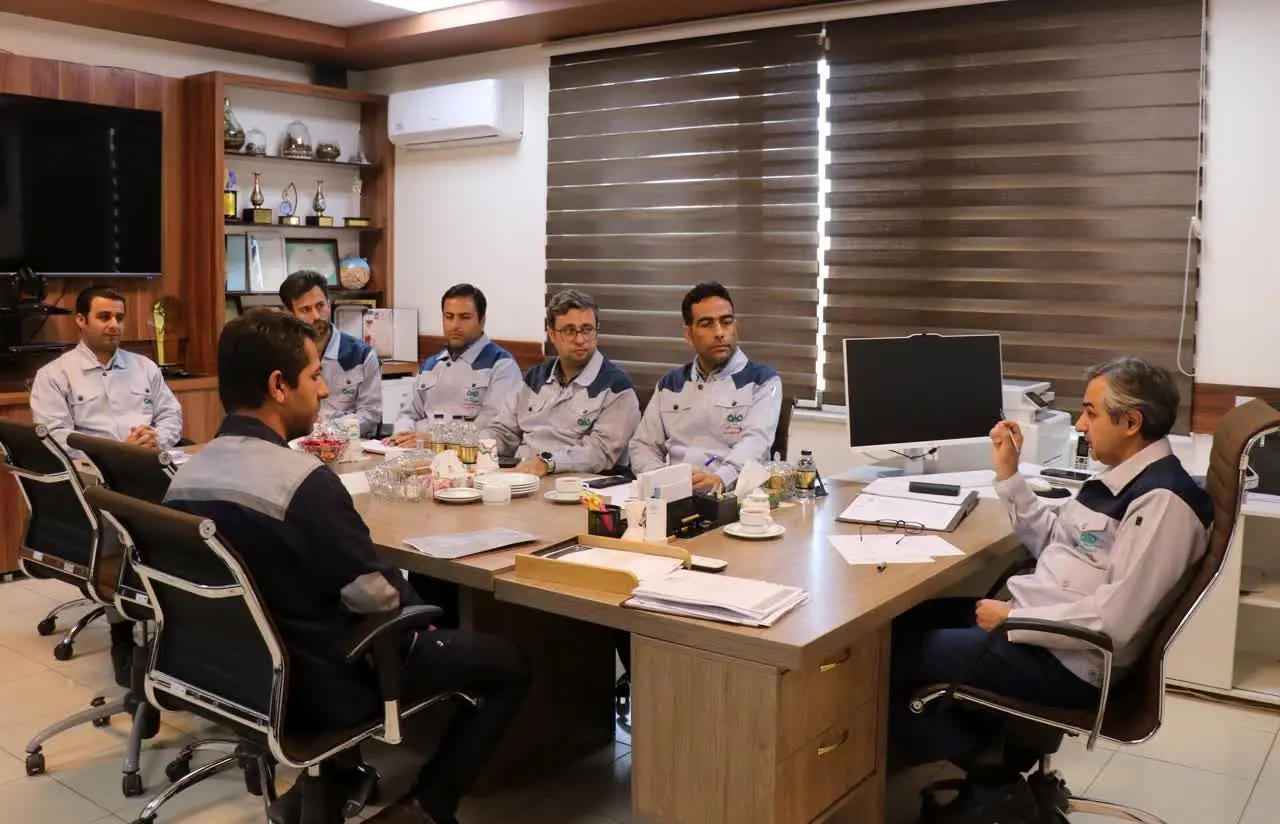 دیدار دوره ای معاونت توسعه سرمایه های انسانی و مسؤولیت اجتماعی فولاد سنگان با کارکنان
