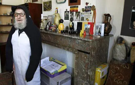 مردی که 40 سال است مثل پنگوئن زندگی می کند! +عکس
