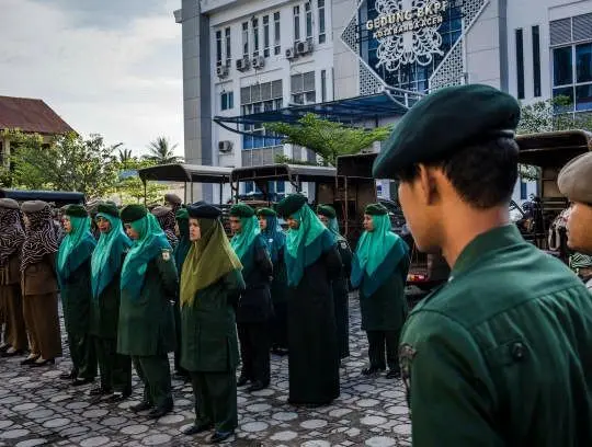 گشت ارشاد در اندونزی + عکس